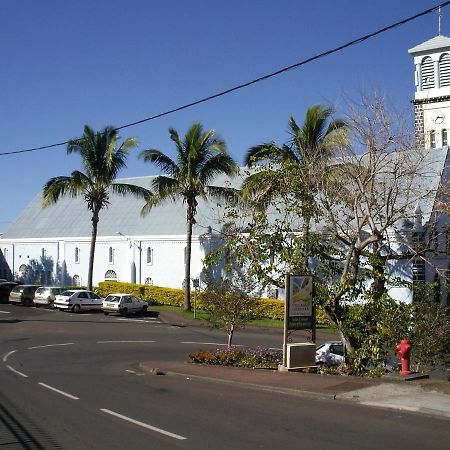 Case créole traditionnelle à ossature et charpente bois Petite Île Extérieur photo